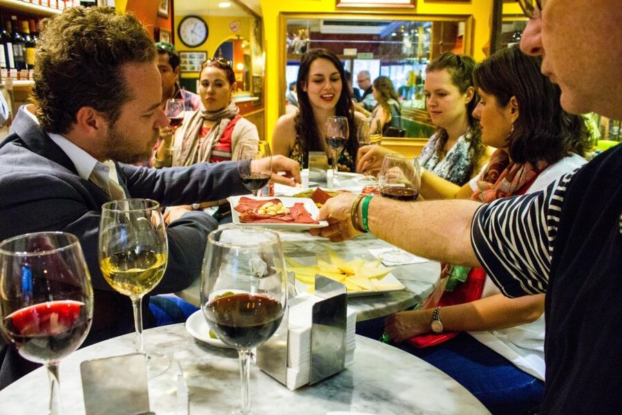 Madrid: Tapas & Wine Tasting Tour with Local Guide - Four old bars, one very useful introduction to Madrid