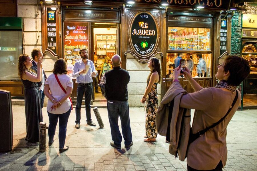 Madrid: Tapas & Wine Tasting Tour with Local Guide - Food variety, portions, and the value of $91