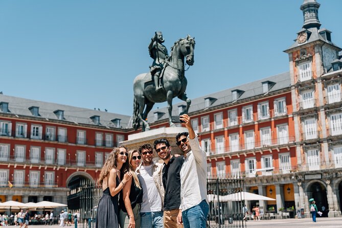 Madrid Tapas & Wine Tour with Rooftop Views and Local Guide - The rooftop finale on the 6 PM departure