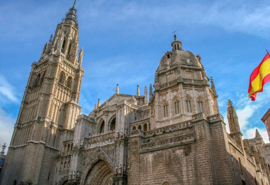 Madrid: Toledo Day Trip with Winery Visit and Wine Tasting - San Juan de los Reyes and the cathedral from outside