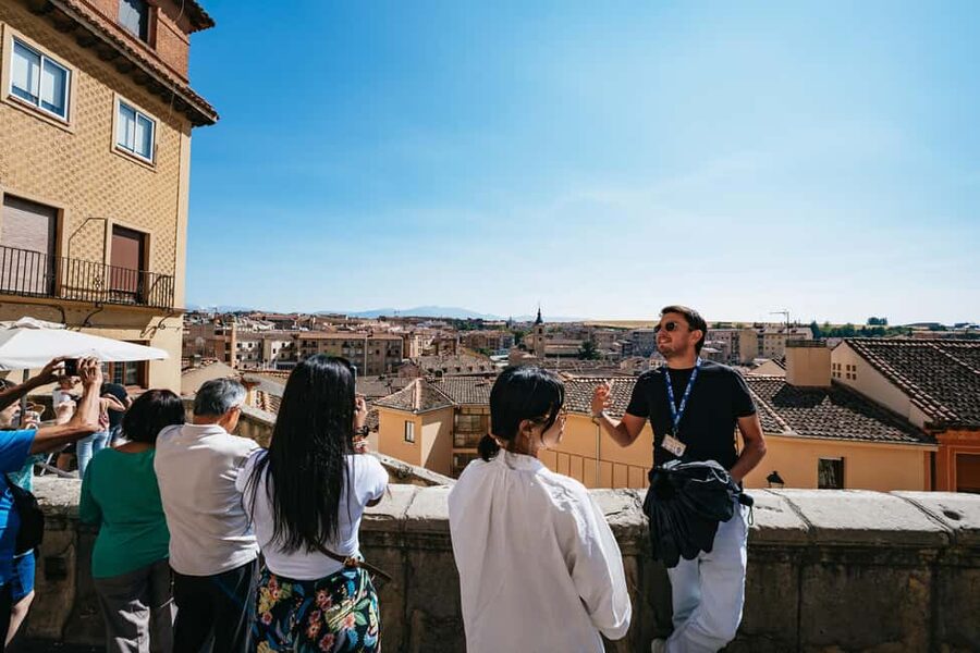 Madrid: Toledo & Segovia Full Day Guided Tour with Alcázar - Why Toledo and Segovia work as a single day trip