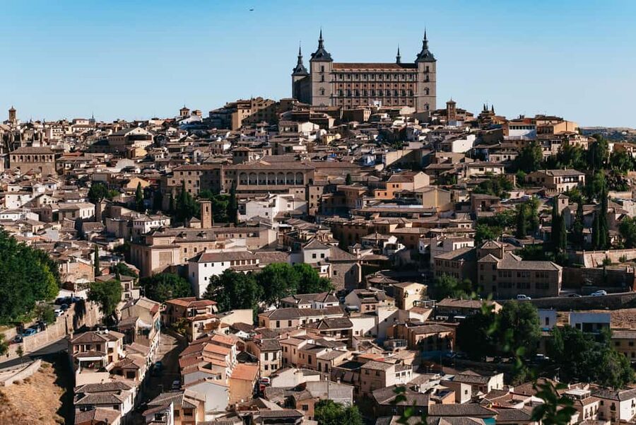 Madrid: Toledo & Segovia Full Day Guided Tour with Alcázar - Exploring the Alcázar of Segovia independently