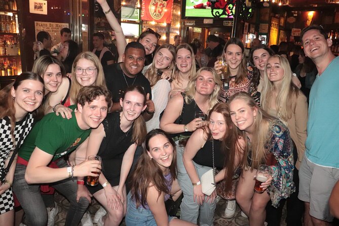 Madrid: Top Pub Crawl Madrid & Party - Meeting at El Oso y el Madroño in Puerta del Sol