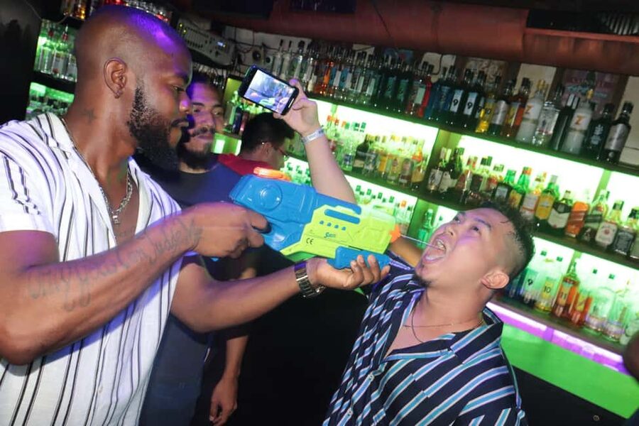 Madrid: Top Pub-Crawl with Drinks and Nightclub Entry - Key points to know before you book