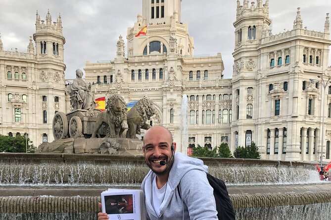 Madrid Walking Tour from Puerta del Sol to Retiro Park - Edificio Metrópolis, Madrid’s favorite photograph