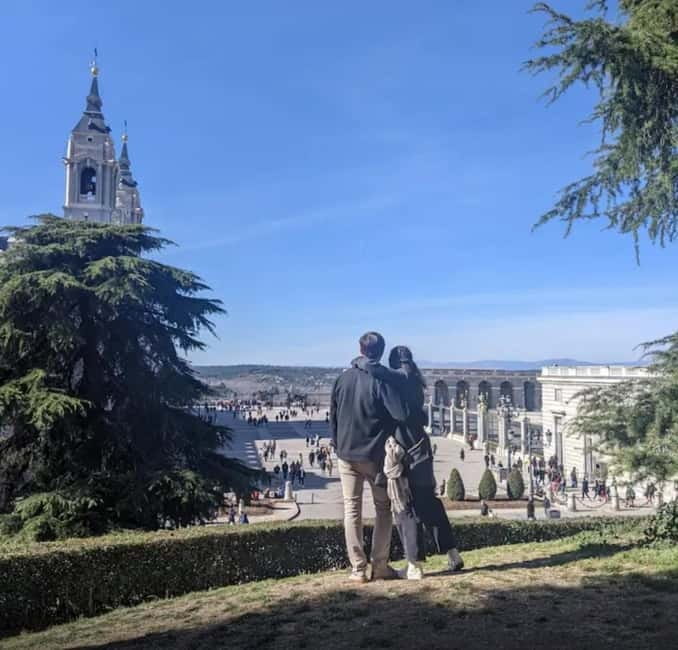 Madrid: Welcome to Madrid Guided Walking Tour - Ending near Madrid’s royal center