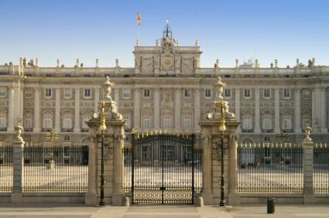 Madrid Welcome Tour with Local Guide in Eco Tuk Tuk Private - Key points to know before booking
