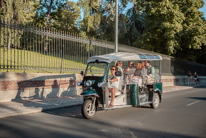 Madrid Welcome Tour with Local Guide in Eco Tuk Tuk Private - The Prado, Jerónimos, and Puerta de Alcalá