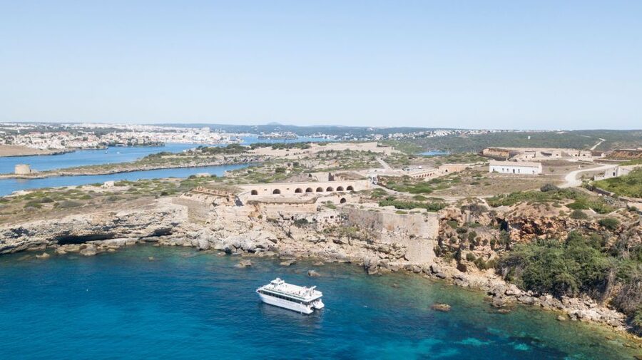 Mahon: Harbor Boat Tour with Underwater Viewing & Commentary - Is $21 a fair price for one hour?