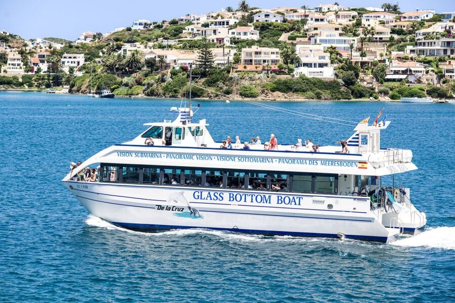 Mahon: Harbor Boat Tour with Underwater Viewing & Commentary - Leaving Don Joan and entering the harbor