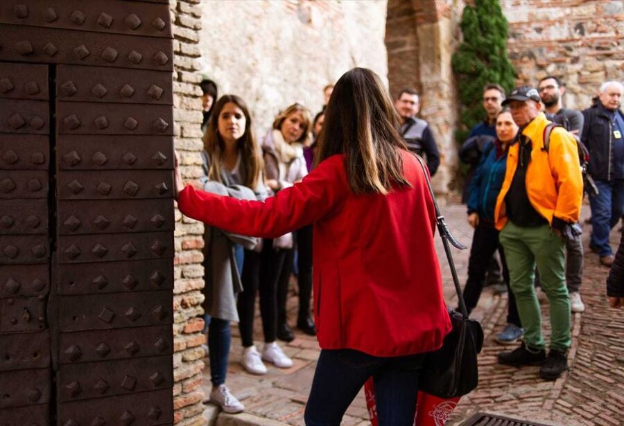 Málaga: Alcazaba and Roman Theatre Guided Tour With Entry - Why this short Málaga tour works