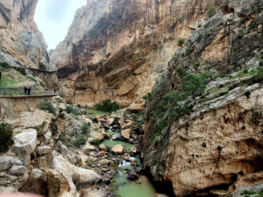 Málaga: Caminito del Rey Guided Tour with Transportation - Three hours on boardwalks above the gorge