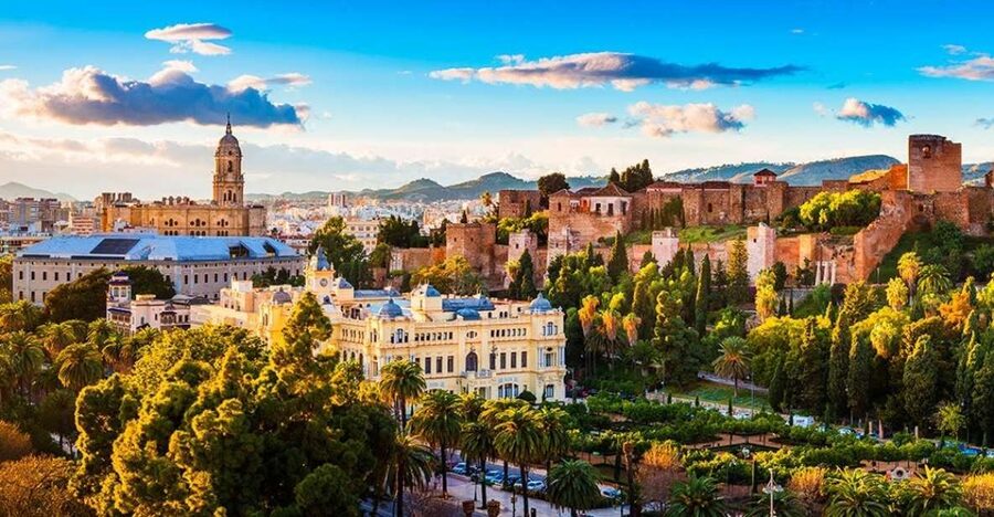 Málaga: Cathedral, Alcazaba, Roman Theater Walking Tour - Why this Málaga walking tour works well