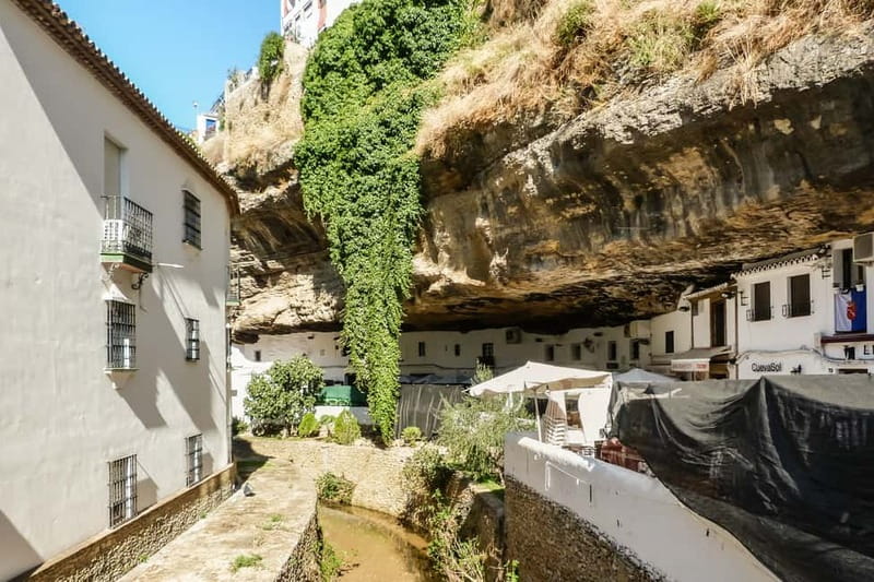 Málaga & Costa del Sol: Ronda and Setenil de las Bodegas - Ronda’s gorge and the Puente Nuevo