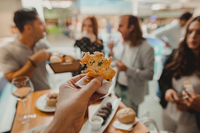 Málaga Evening Tapas Crawl Tour by Food Lover Tour - Starting at C. Alemania and finding your guide