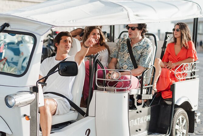 Malaga Expert Tour with Local Guide in Eco Tuk Tuk Private - The 120-minute route and Baños del Carmen