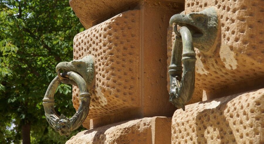 Malaga: Granada Day Trip with Alhambra, Palaces and Gardens - Practical advice for a smoother morning