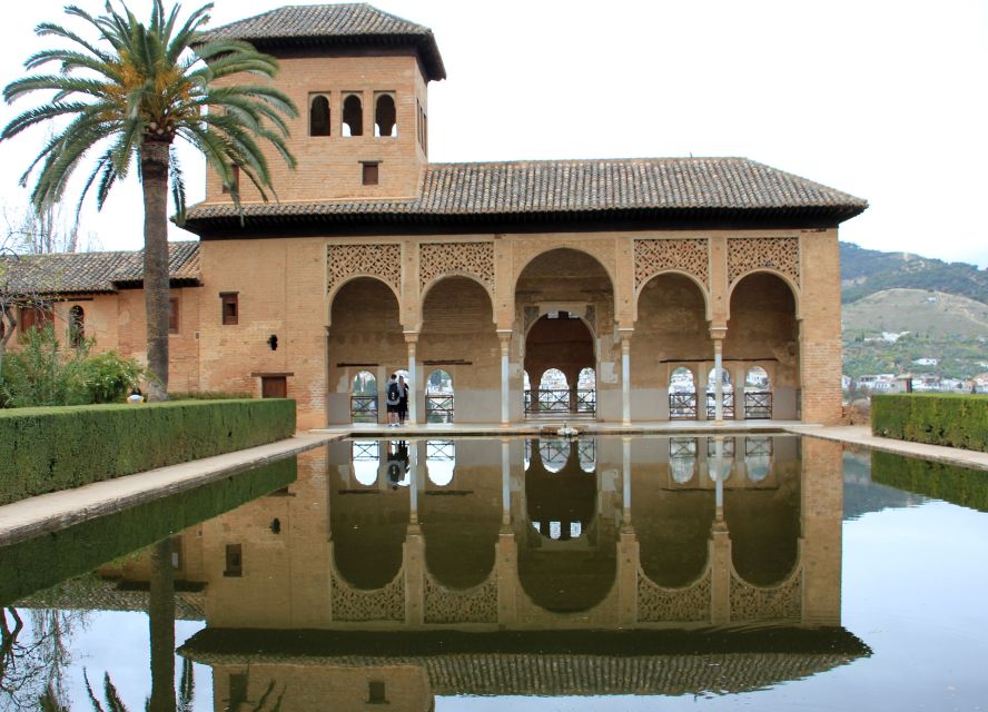 Malaga: Granada Day Trip with Alhambra, Palaces and Gardens - Guides, headsets, and the feel of the visit