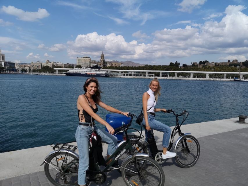 Malaga: Guided E-Bike Tour - Lighthouse, Muelle Uno, and the palm-lined port
