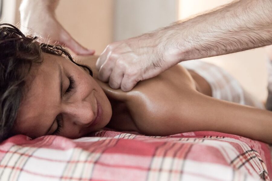 Malaga: Hammam Al Ándalus Entry Ticket with Massage - Steam, music, and mint tea