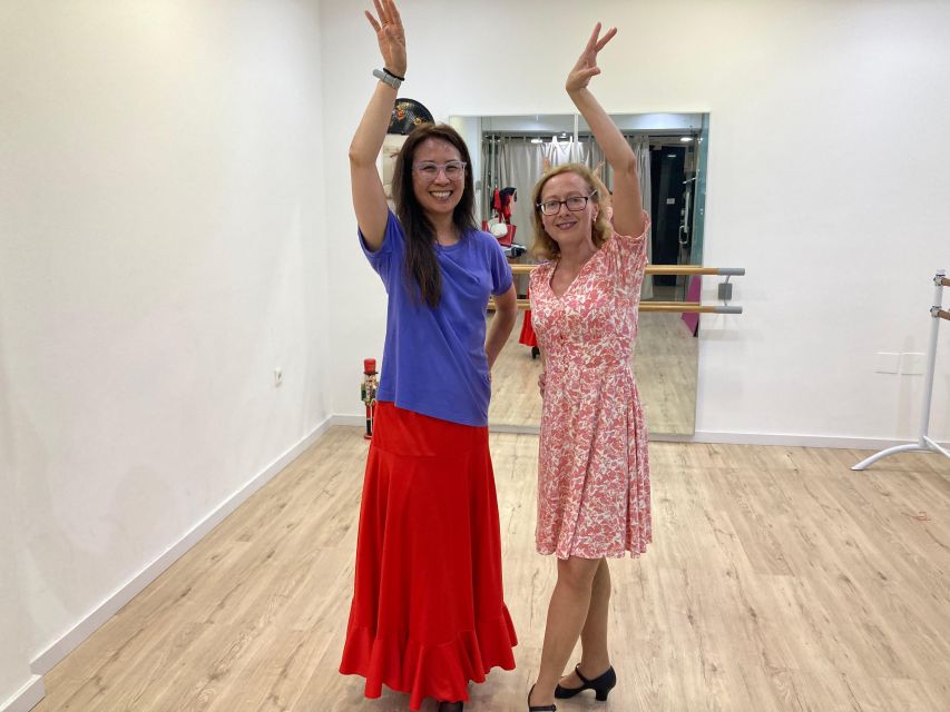 Málaga: Learn to dance flamenco rumba in 45 minutes - Key points to know before booking