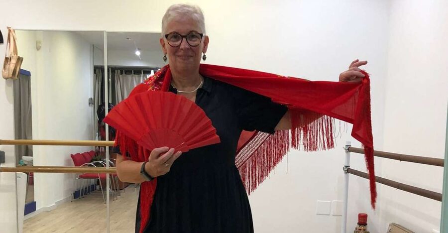 Málaga: Learn to dance flamenco rumba in 45 minutes - What this Málaga flamenco class really offers