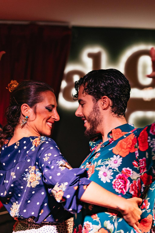 Málaga: Live Flamenco Show at Flamenco Alegría - Tapas and drinks are part of the evening, not the ticket