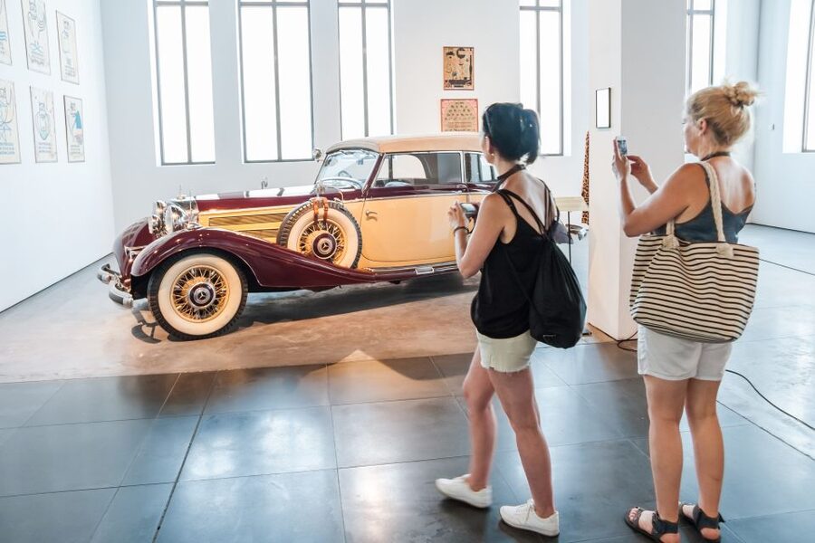 Málaga: Museo del Automóvil y la Moda Ticket - Fashion, art, and the pleasure of looking closely