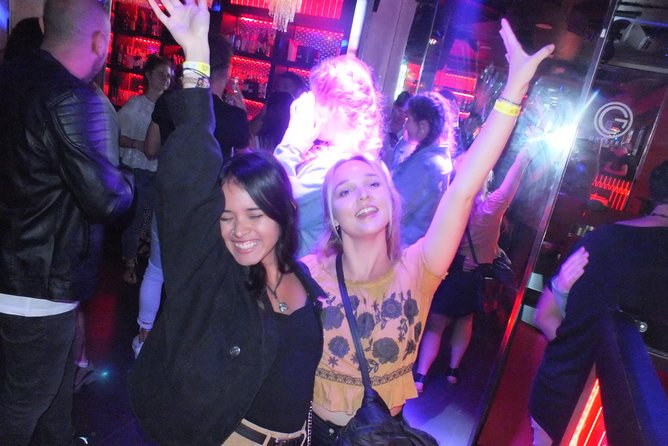 Malaga Nightlife Pub Crawl Tour with Drinks and Clubs Entry - The guides make or break the night