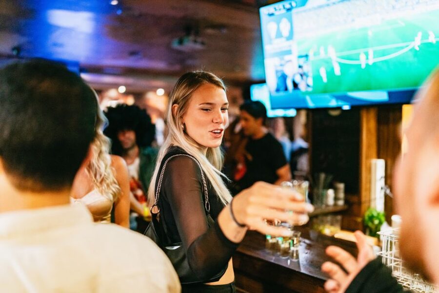 Malaga: Pubs and Clubs Crawl - Four stops, five-minute walks, and one changing route