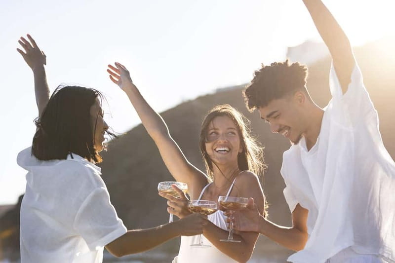 Malaga: Sailing Catamaran Sunset Cruise with Live DJ & Drink - The cava toast and what it really includes