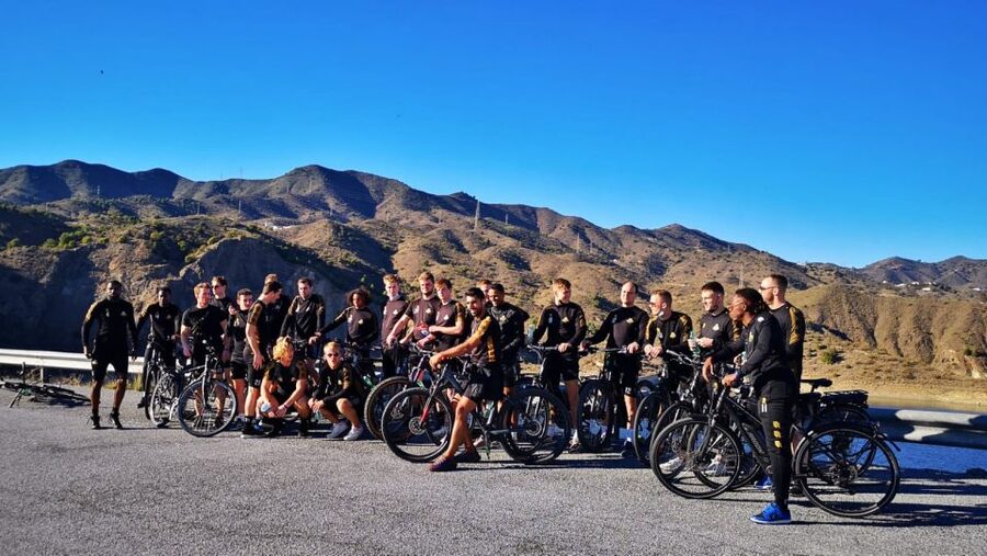 Málaga: Scenic Easy 3-Hour E-Bike Tour in Montes de Málaga - Forest tracks, viewpoints, and the mountain restaurant