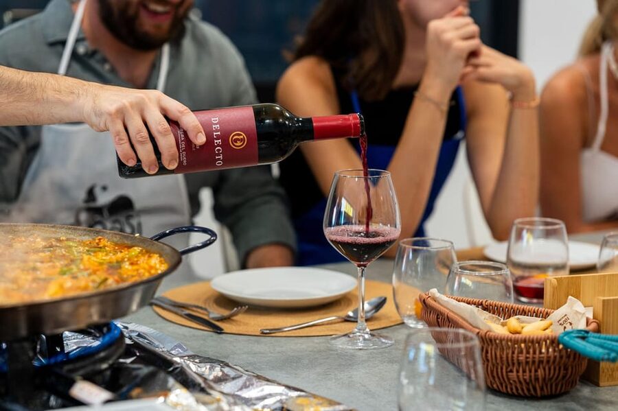 Málaga: Spanish Cooking Workshop with Paella and Sangria - Should you book the Málaga paella class?
