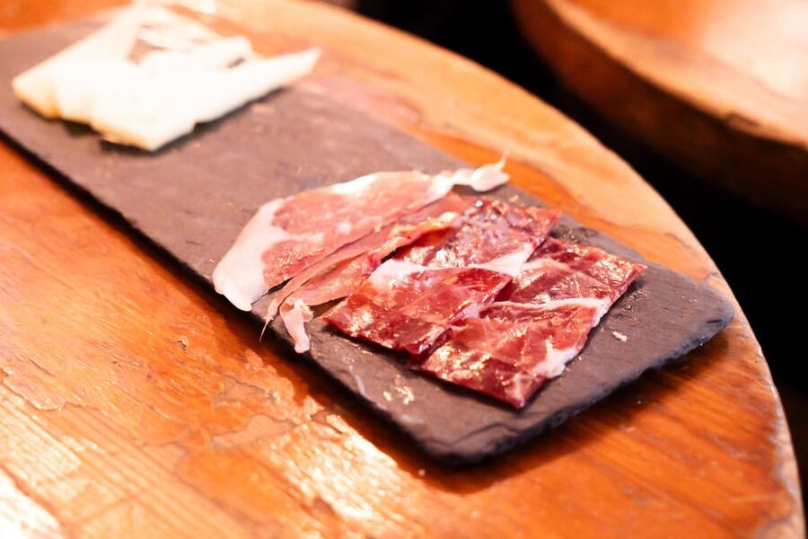 Malaga: Wine and Tapas Tour with Tastings and Drinks - What you actually receive for $86