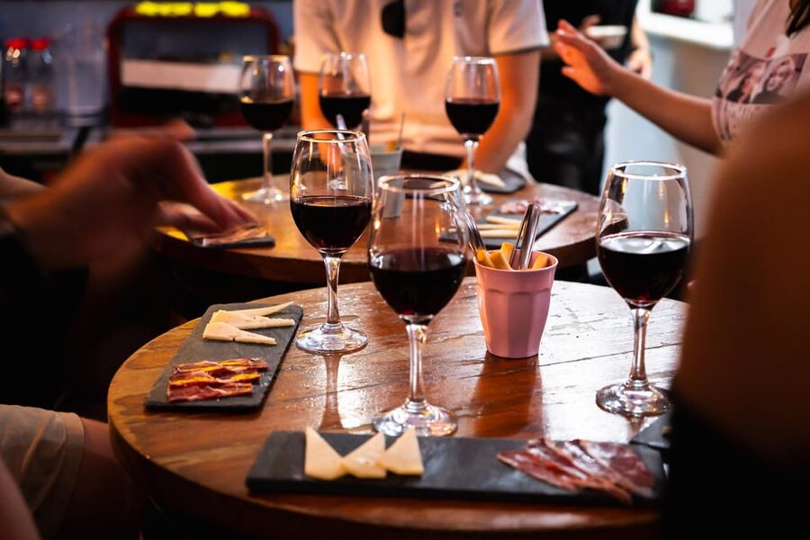 Malaga: Wine and Tapas Tour with Tastings and Drinks - First stop: tapas and a lesson in local food