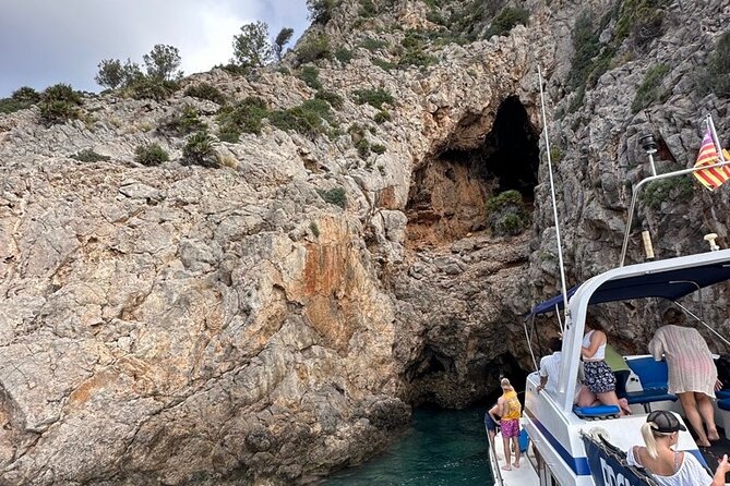 Mallorca Beach & Caves 4hr Boat Trip Drinks, Tapas, SUP & Snorkel - Is $104.27 good value?