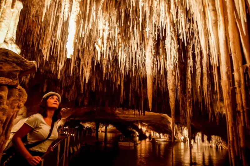 Mallorca: Caves of Drach Tour from the North with Boat Trip - Lake Martel turns a cave visit into a performance