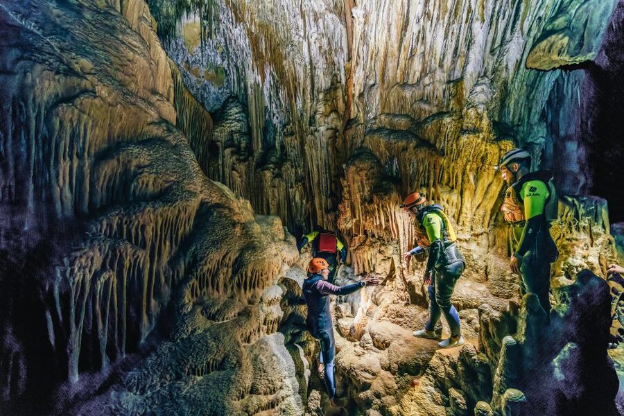Mallorca: Cova des Coloms Caving Trip with Hotel Transfer - The guides make a real difference