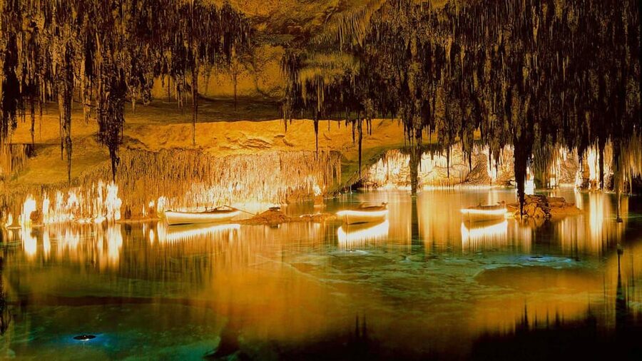 Mallorca: Drach and Hams Caves, and Porto Cristo Day Tour - Two caves, two very different moods