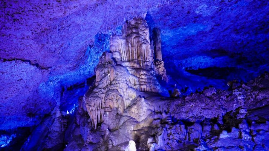 Mallorca: Drach Caves, Lake Martel, & Pearl Factory Day Trip - Lake Martel and the underground music