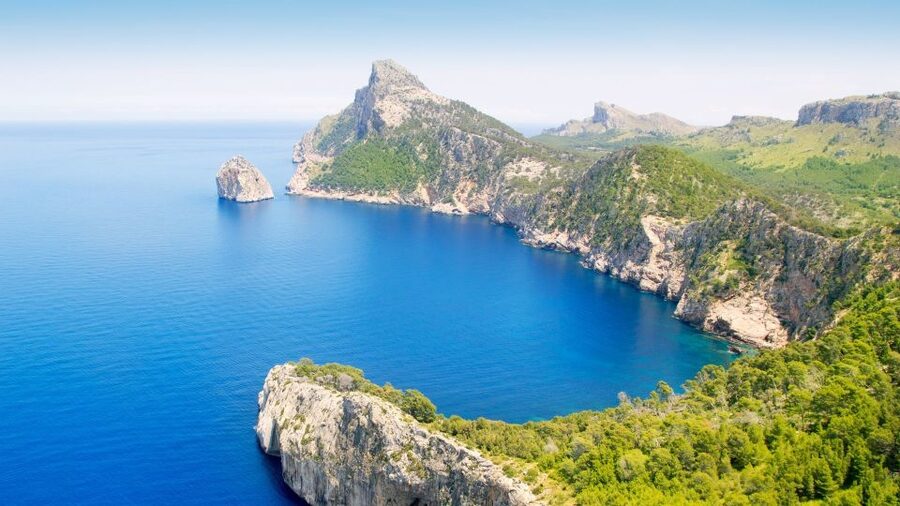 Mallorca: Formula Car Tour - Guides, Language, and Group Rhythm