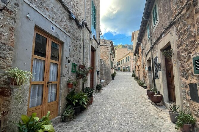 Mallorca Full-Day VIP Tour: Valldemossa, Deià & Sóller Experience - Son Marroig Starts the Day With Sea Views