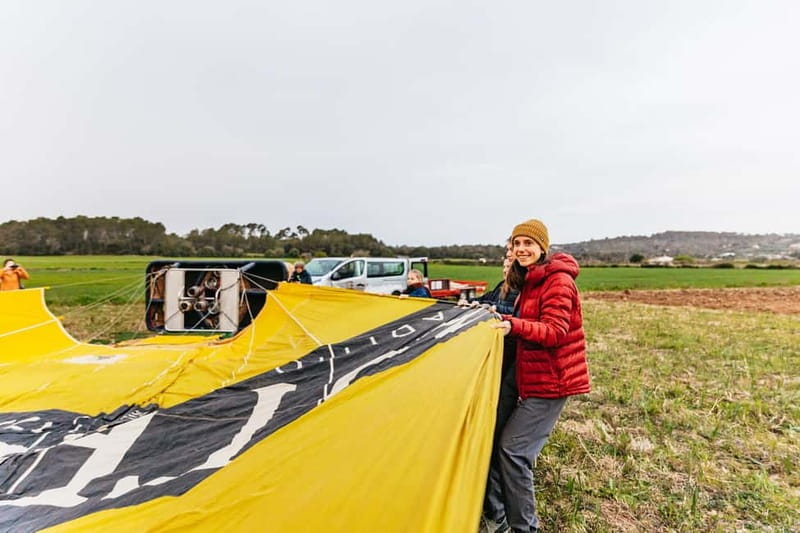Mallorca: Hot Air Balloon Flight with Private Options - Landing, breakfast, and the flight certificate