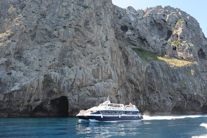 Mallorca in One Day Sightseeing Tour with Boat Ride and Vintage Train - The 1912 wooden train to Son Reus