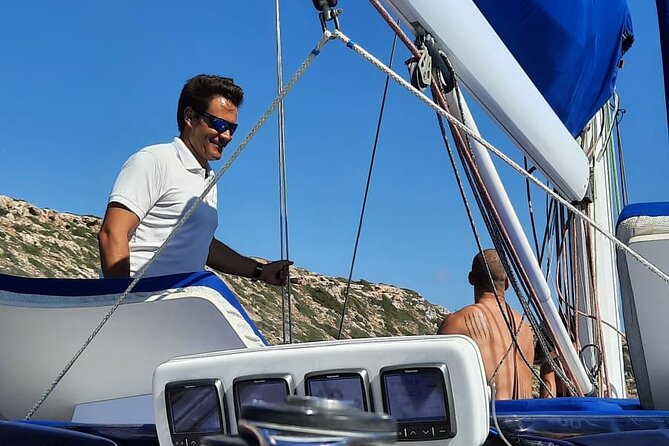 Mallorca Sailing Adventure with Snorkeling, Snacks & Drinks - The captain makes the tone of the day