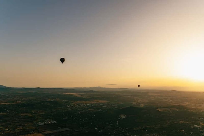 Mallorca: Sunrise or Sunset Hot Air Balloon Flight - Watching the balloon take shape