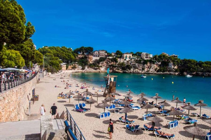 Mallorca: Ticket for Caves of Drach with Pickup Service - Walking down the 121 steps