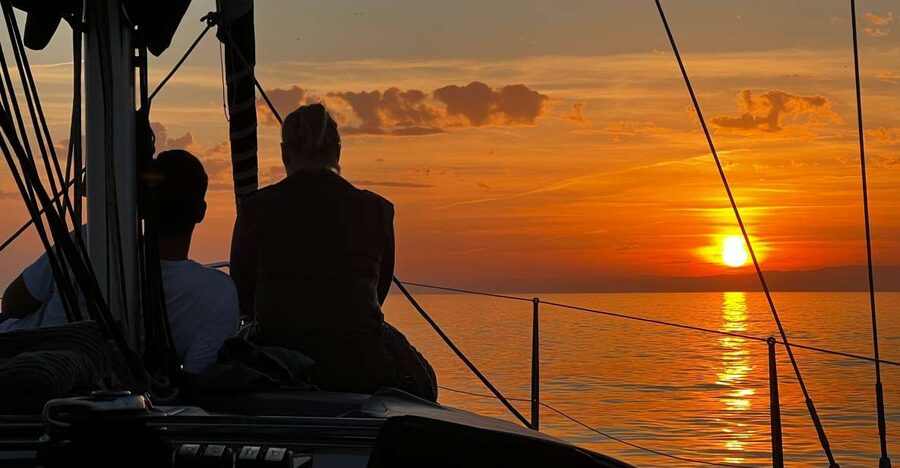 Marbella: Sunset Sailing Trip with Drinks and Snacks - Key points to know before you book