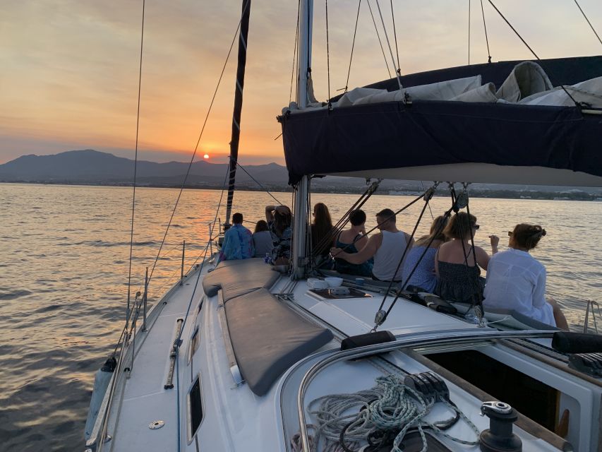 Marbella: Sunset Sailing Trip with Drinks and Snacks - Choosing between a shared boat and a private cruise