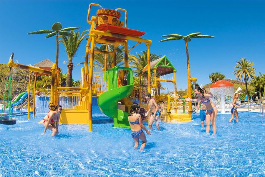 Maspalomas: Aqualand Maspalomas Water Park Entry Ticket - Heat, footwear, and comfort